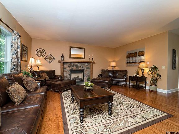 5th image of 6 Wildberry Ct