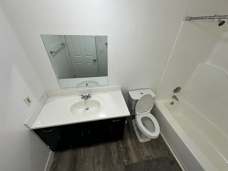 2015 S 7th St #16 — Photo 3