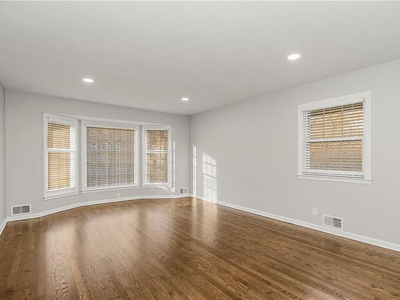 4th image of 6506 Sterling Ave