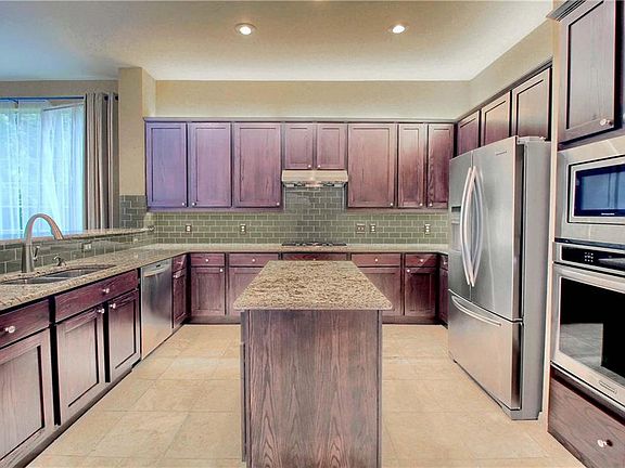 5th image of 10512 Galsworthy Ln