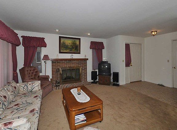 2nd image of 1657 Courtland Dr