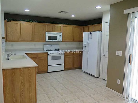 2nd image of 10572 Corte Sierra St