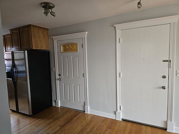5th image of 2901 W Summerdale Ave APT 3A
