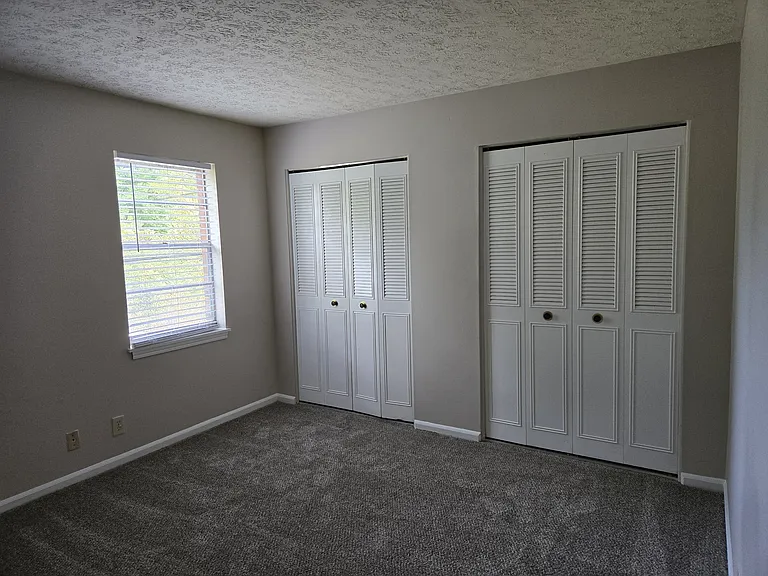 Del Rio Apartments — Photo 6