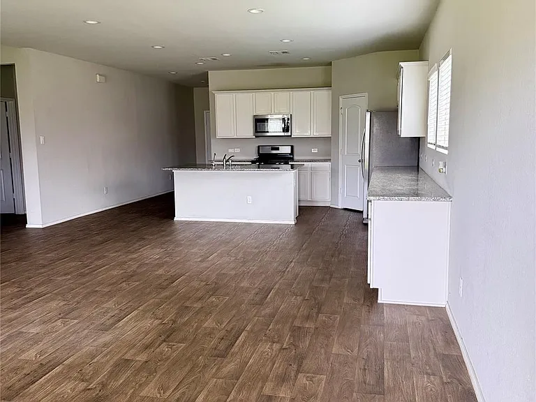 4406 Andorno Dr — Photo 8