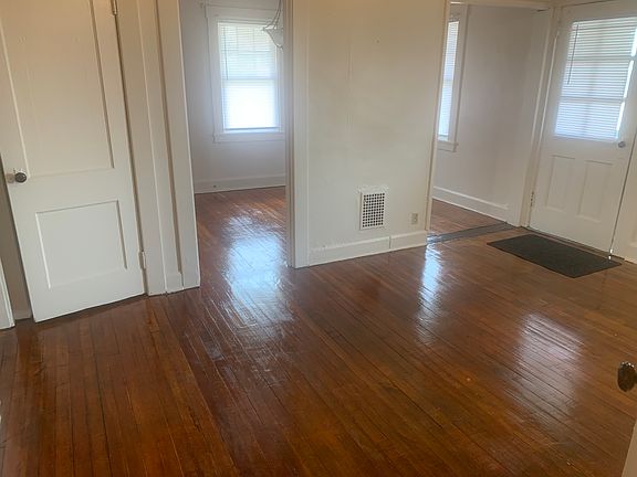 5th image of 520 Logan Ave #520