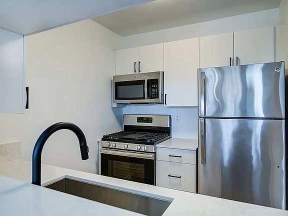 2nd image of 800 6th Ave APT 22C
