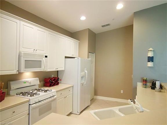 5th image of 1728 Tarpon Bay Dr S APT 202