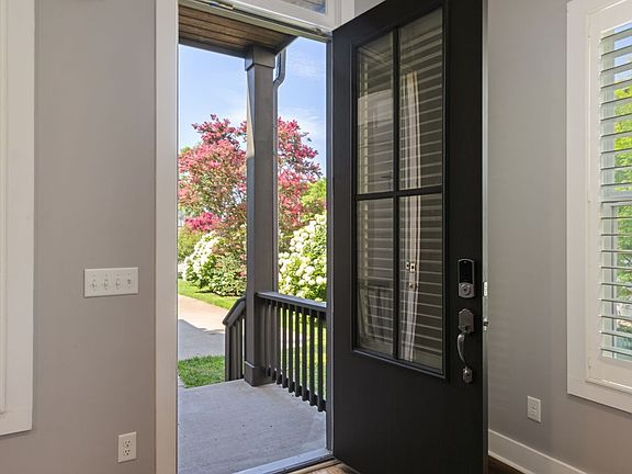 4th image of 908B Gale Ln