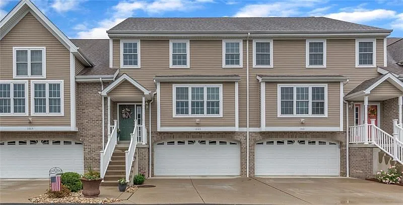 1063 Waterford Ct E photo 1