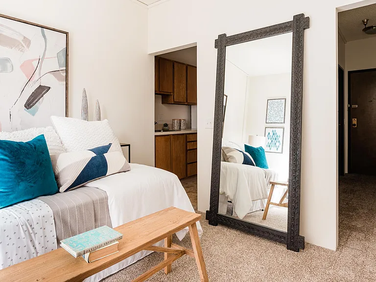 Bel Aire Apartments — Photo 6