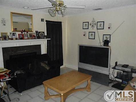 3rd image of 2140 Highwood St