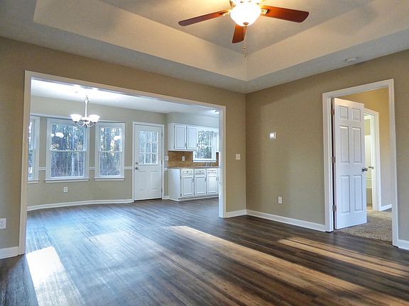 4th image of 224 Lee Road 206
