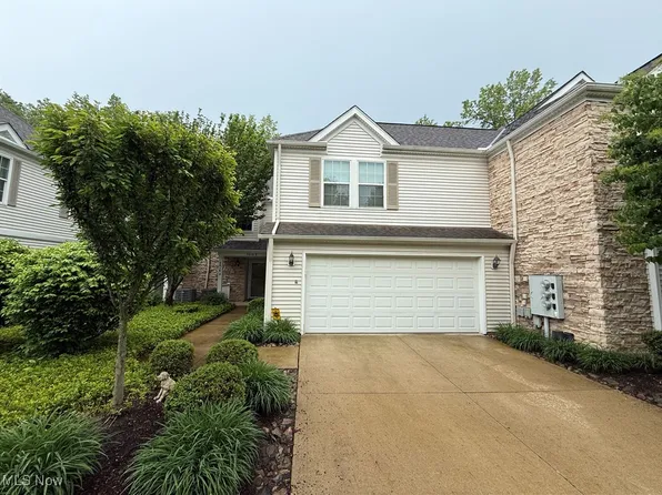5616 S Greenway Ct APT D, Cleveland, OH 44143