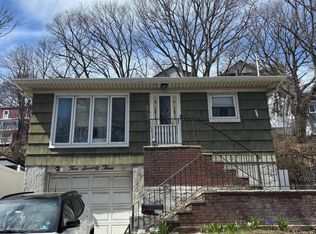 573 Richmond Rd, Staten Island, NY