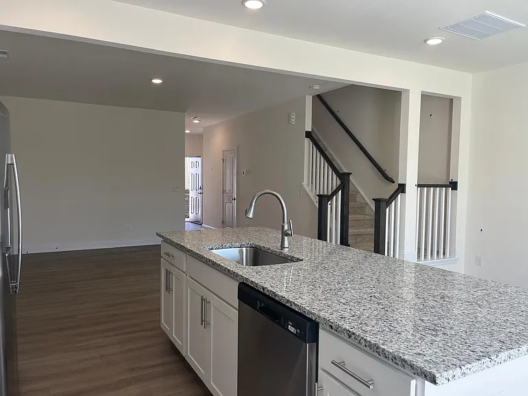 28 Hyacinth Ln — Photo 9