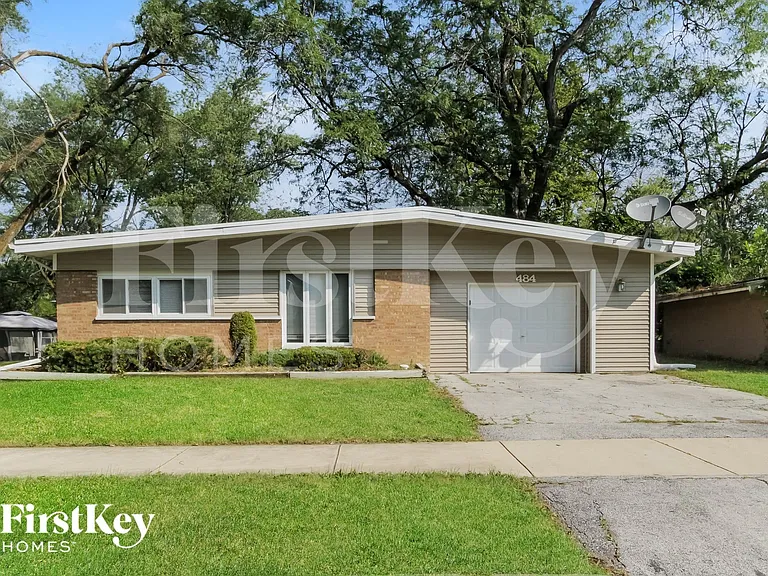 484 Talala St — Photo 1