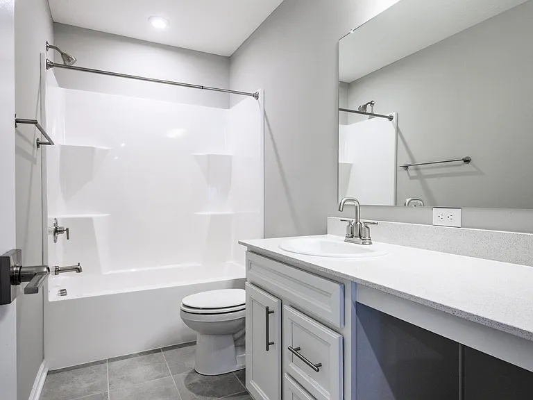Guest full bathroom