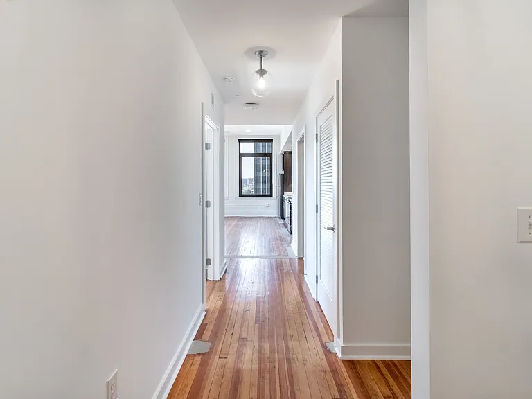 Mutual on Main Apartments — Photo 58