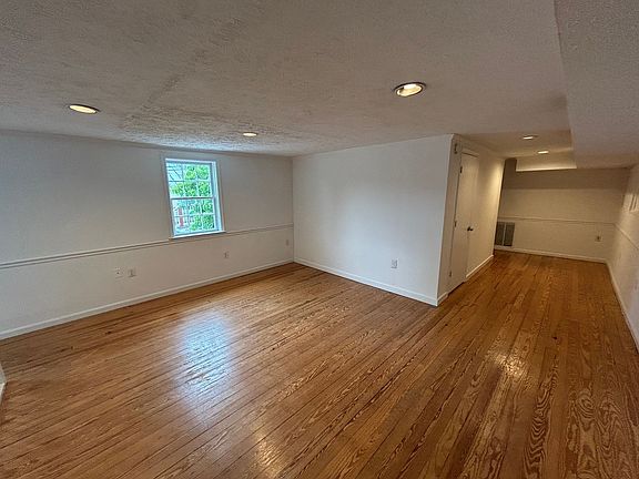 3rd image of 26 W Market St #A