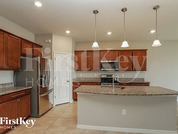 3rd image of 755 Citrus Isle Dr