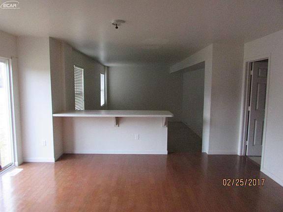5th image of 1435 Pelican Ln