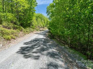 301 Jackpine Rd, Banner Elk, NC 28604