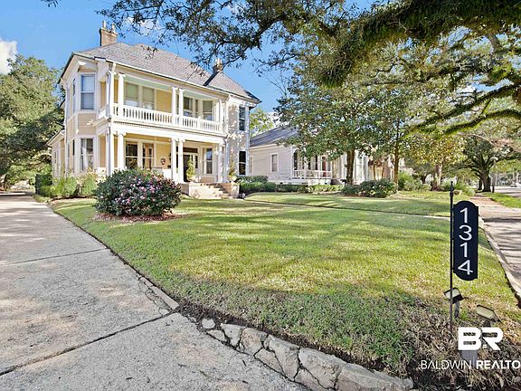 2nd image of 1314 Dauphin St