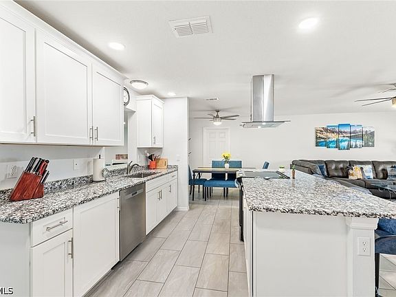 4th image of 6118 Park Rd