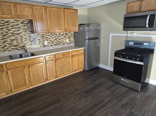 23 Barker St APT 2, Methuen, MA 01844