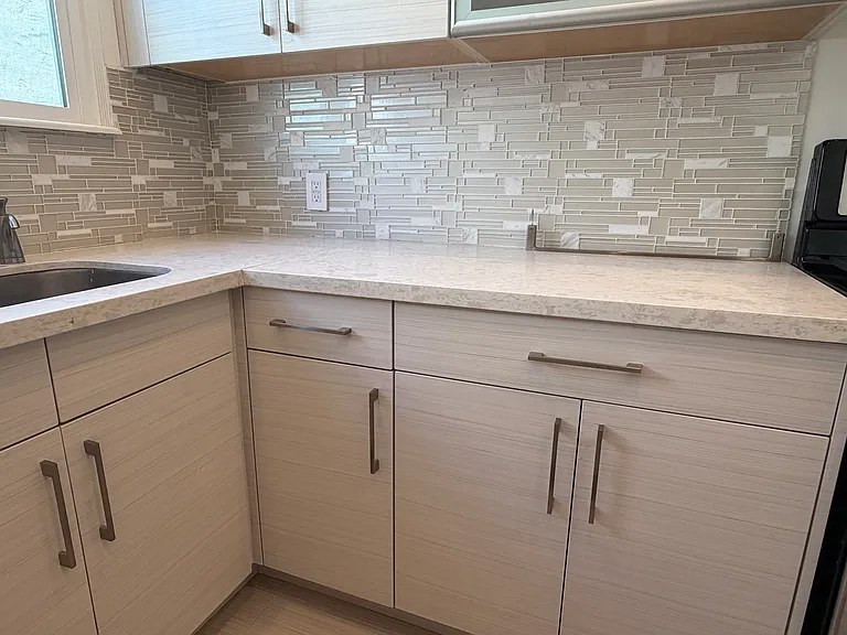 163 N La Peer Dr #C — Photo 11