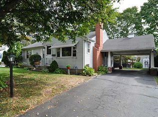 46 Liverpool St, Warwick, RI 02886