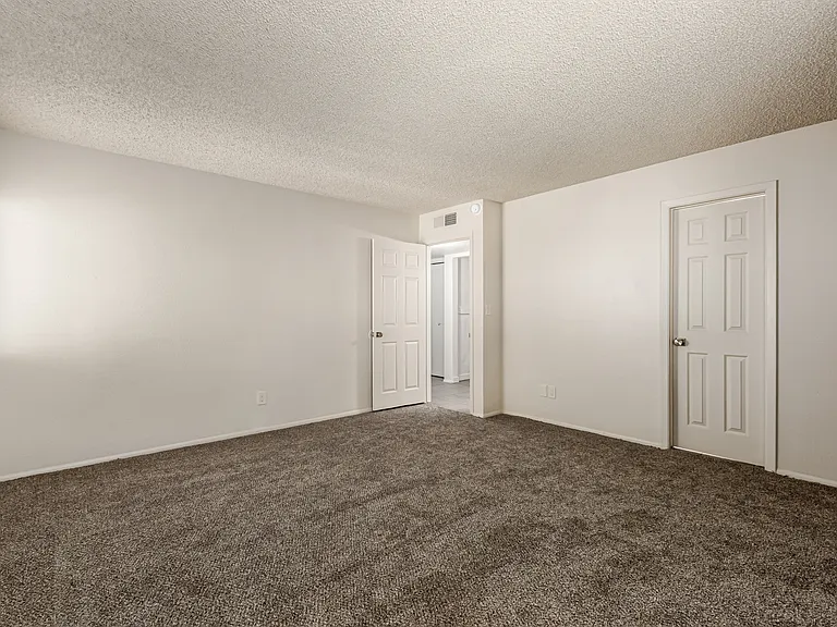 4717 W Bethany Heights Dr — Photo 15