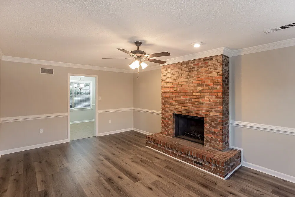 5 bed, 2.0 bath, 2009 sqft, $2,710 — Photo 4