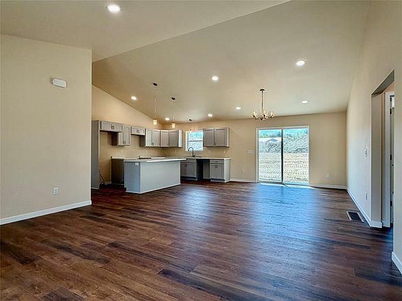 3rd image of 1359 Knapp Street