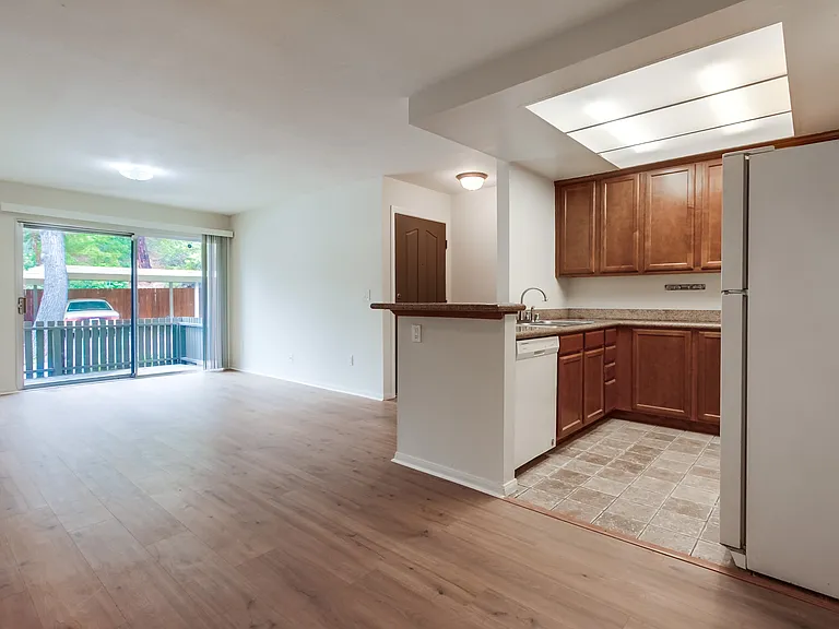 432 Edgehill Ln #33 — Photo 17