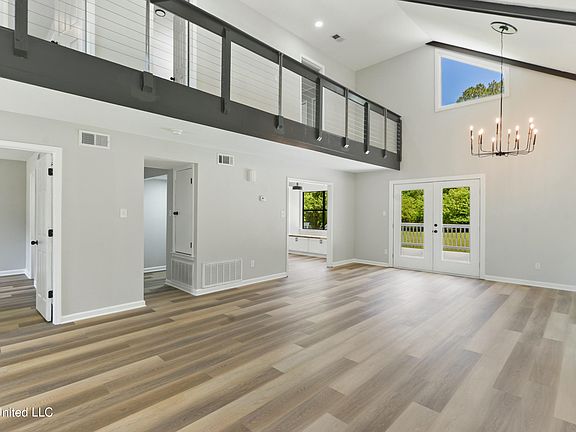 5th image of 1226 King Henry Dr