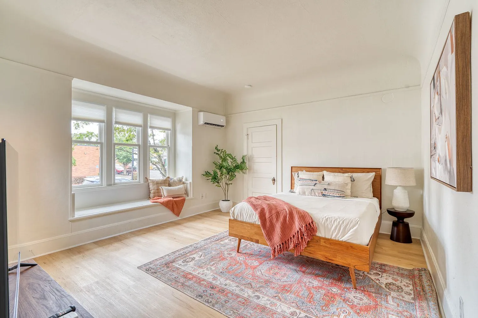 1 bed, 1.0 bath, 495 sqft, $3,273 — Photo 1
