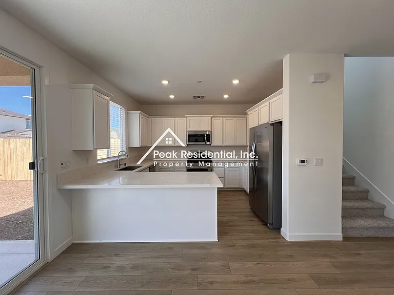 12632 Hereford Ave — Photo 6