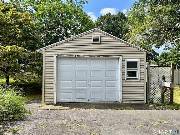 2nd image of 5 Highland Road