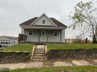 9 W High St, Marshalltown, IA 50158