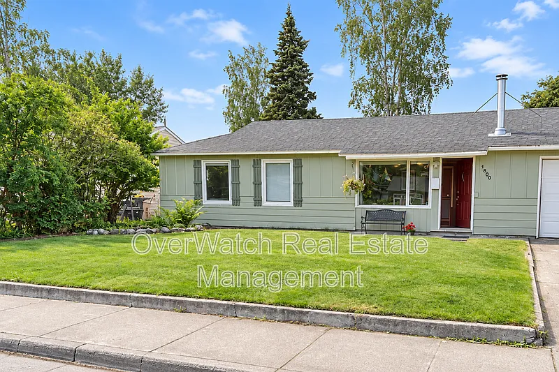 3 bed, 1.0 bath, 936 sqft, $2,400 — Photo 1