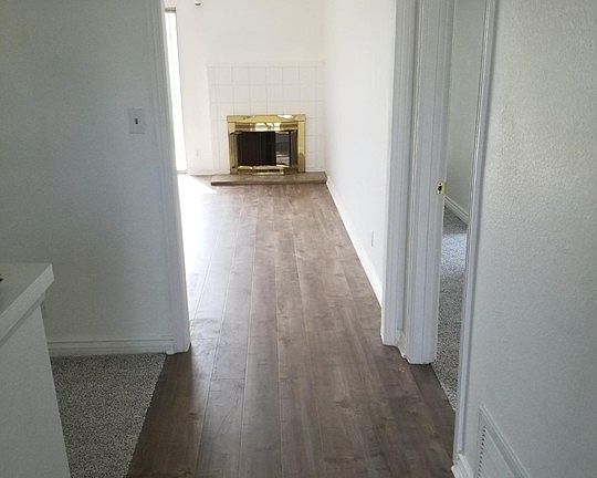3rd image of 12821 Ave