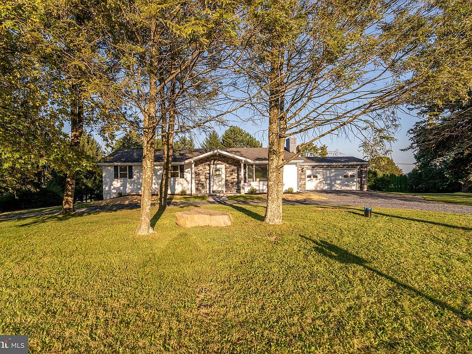 1st image of 556 Hilldale Dr