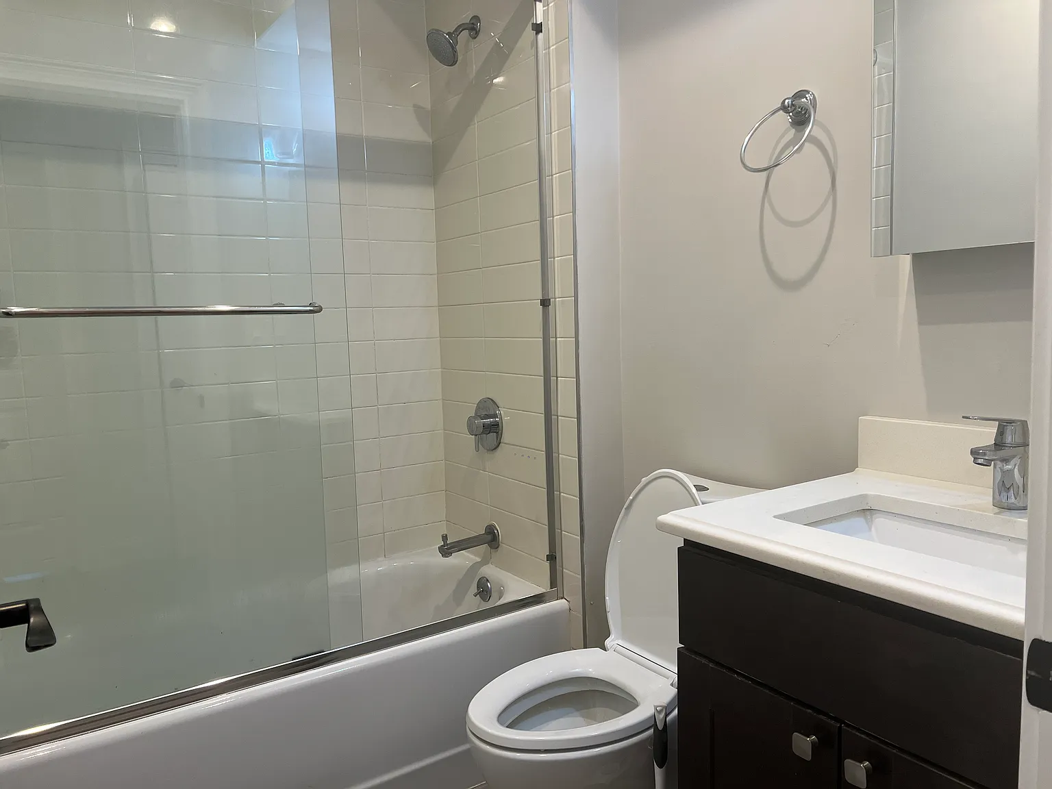 4 bed, 1.5 bath, 1400 sqft, $3,500 — Photo 4