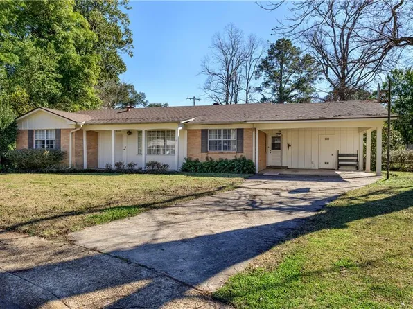 1422 Planters Ct, Alexandria, LA 71301