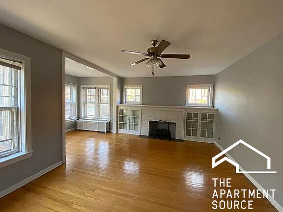 1st image of 1901 W Argyle St APT 1