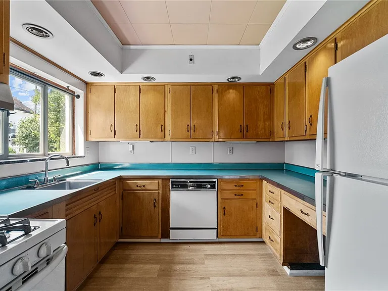 1306 Ridge Ave #1 — Photo 10