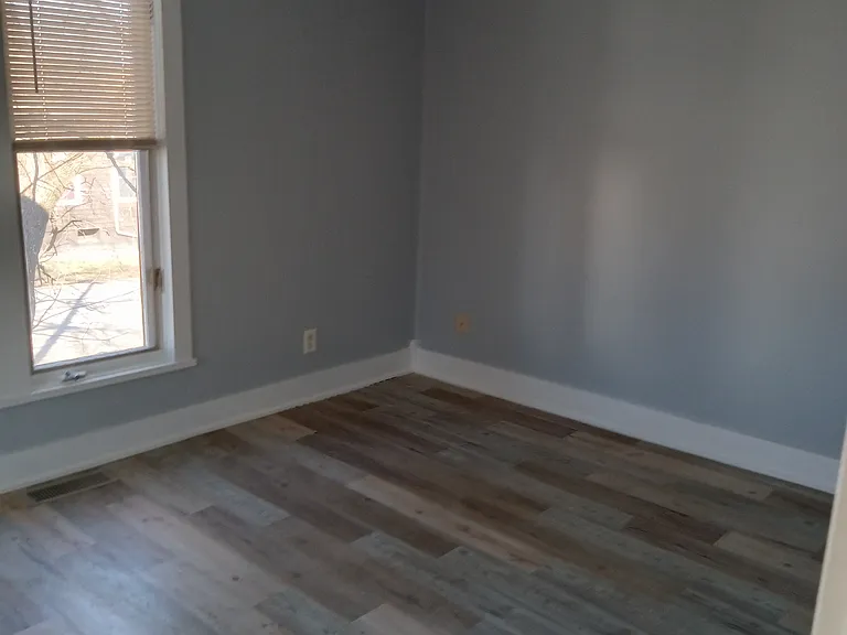 201 1/2 S Main St — Photo 12