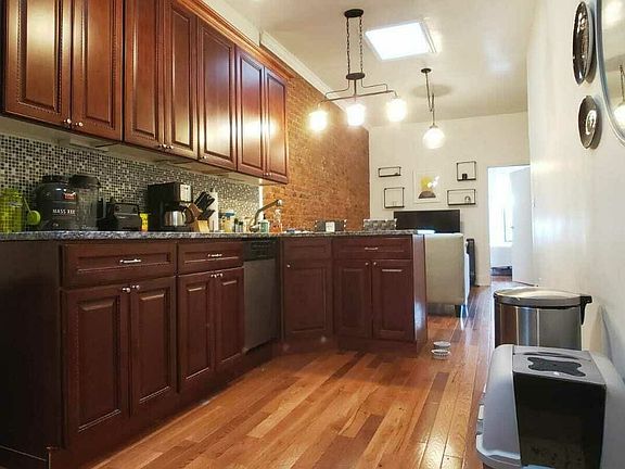 2nd image of 258 Irving Ave #3RR